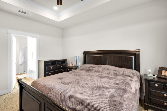 Building Photo - "Charming 4-Bed Oasis with Granite Touches in Gulf Breeze – Electric Included!"