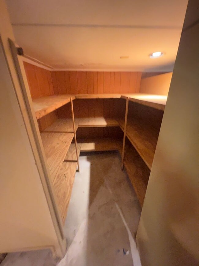 Building Photo - Upgraded 3 Bedroom Home with Garage and Ba...