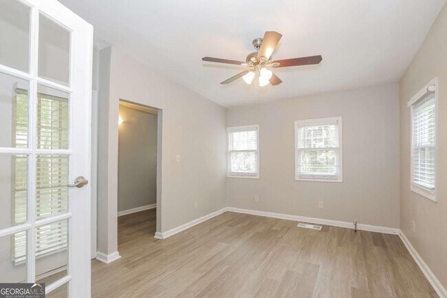 Building Photo - 442 Sherwood Oaks Rd