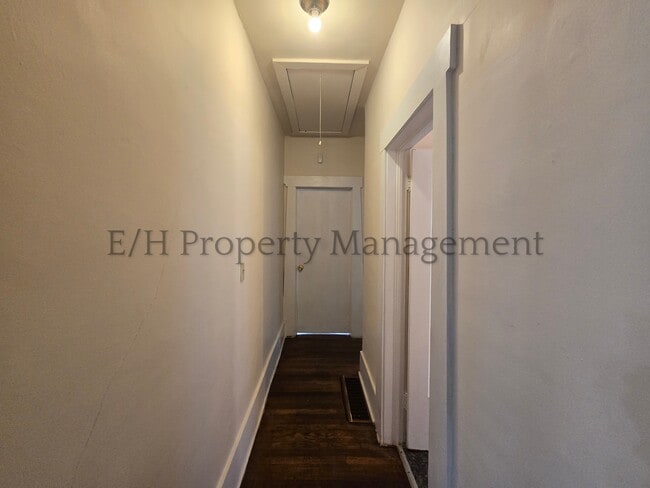 Building Photo - 907 N Faulkner St