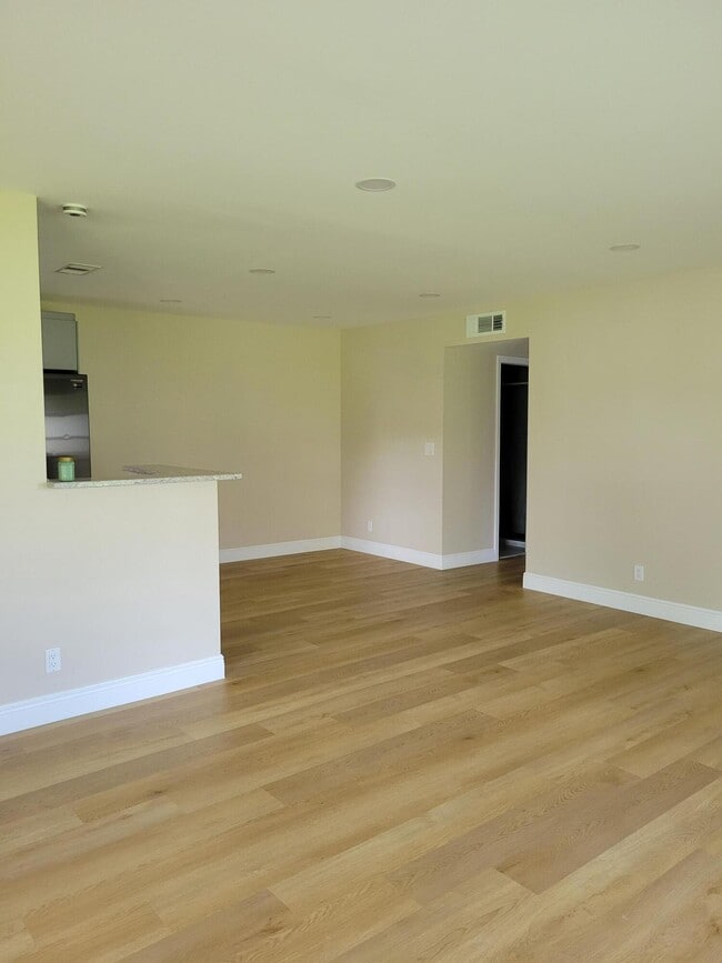 Building Photo - 14339 Canalview Dr