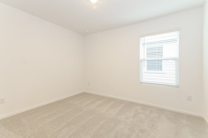 Building Photo - 1028 Calley Pear Trl