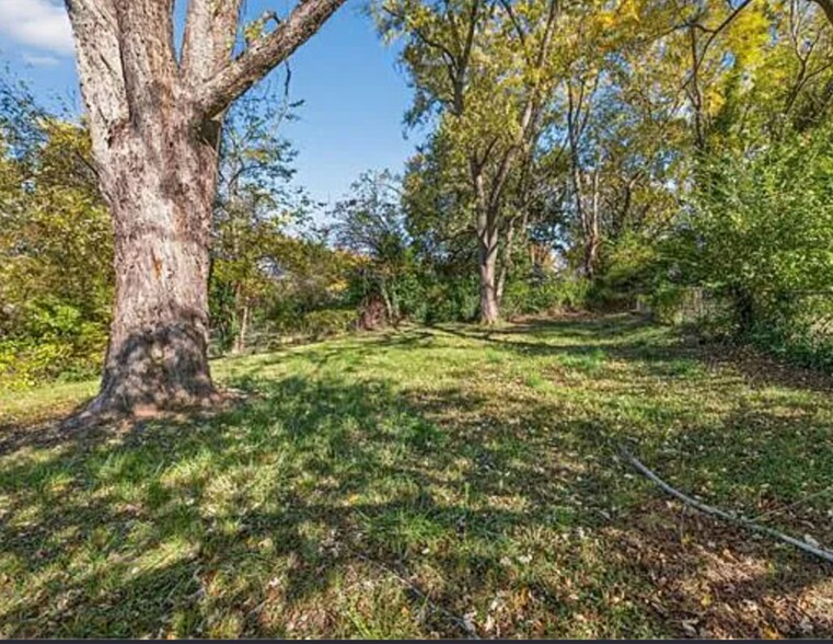 Building Photo - 6166 Emerald Ave