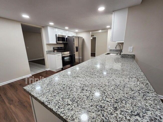 Building Photo - 17531 Brandywine Dr