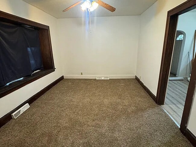 Building Photo - 44 E Brookside Ave