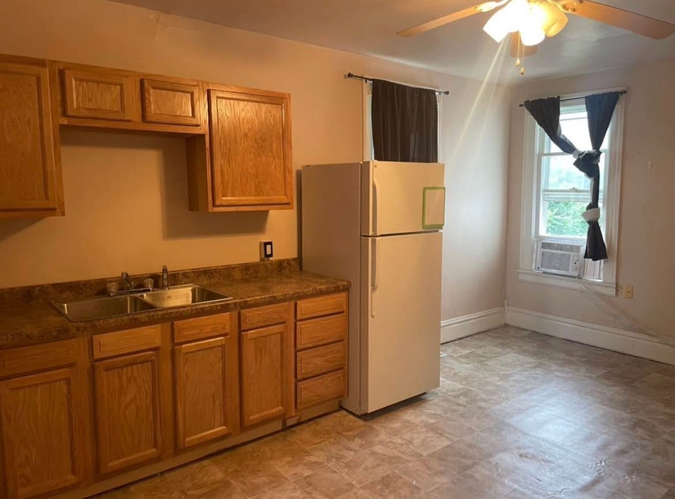 Building Photo - 205 Elm Ave