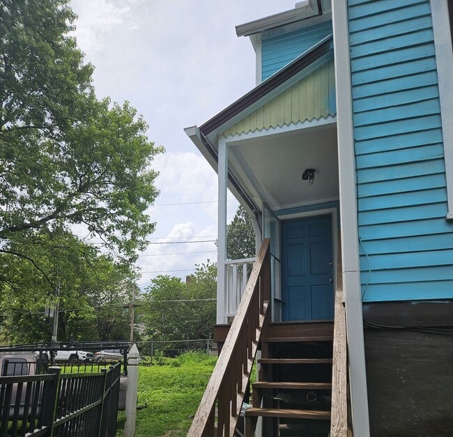 Building Photo - Knoxville 37917 - 2 Bedroom, 1 Bath home –...