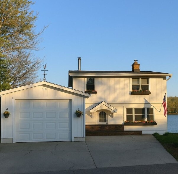 Primary Photo - 285 Sunrise Ln