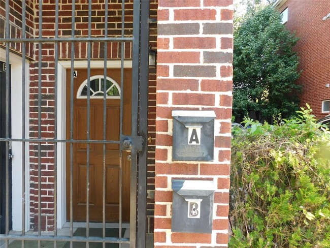 Primary Photo - 3201 Flora St