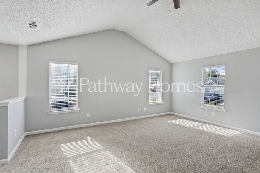 Building Photo - 449 Eagles Nest Way