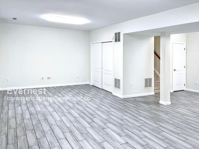 Building Photo - 43206 Somerset Hills Terrace