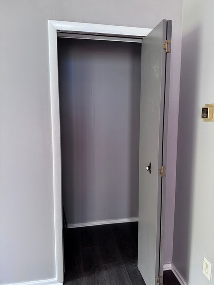 Closet (open) - 906 West Ave