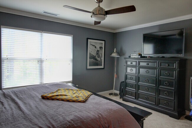 Building Photo - Beautiful 3 Floor Townhouse in Durham's Stratford Lakes Neighborhood!