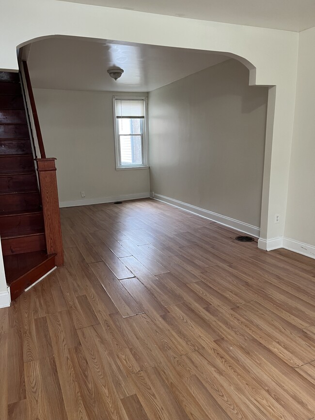 Building Photo - 2947 Kip St