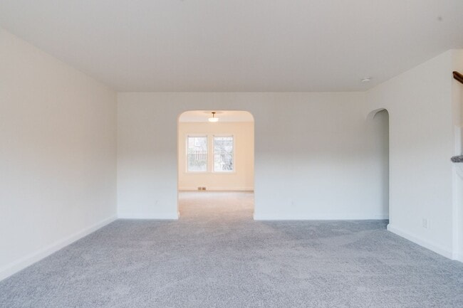 Building Photo - 1809 Glen Ridge Rd