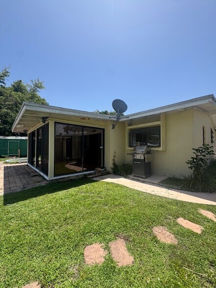 Building Photo - 2678 Key Largo Ln