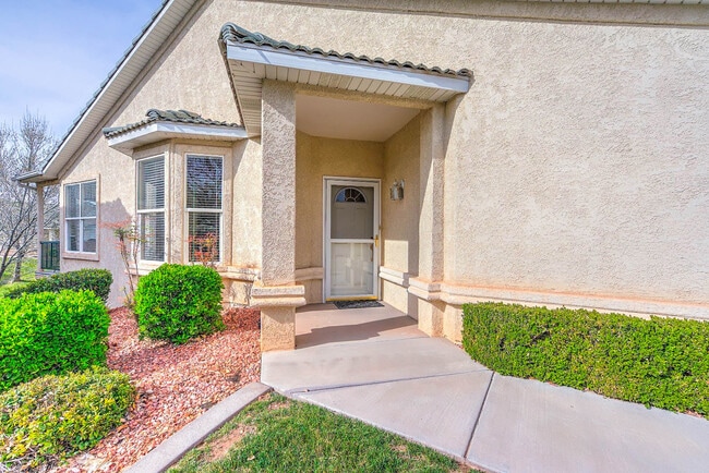 Building Photo - Fully Furnished Home. All utilities includ...