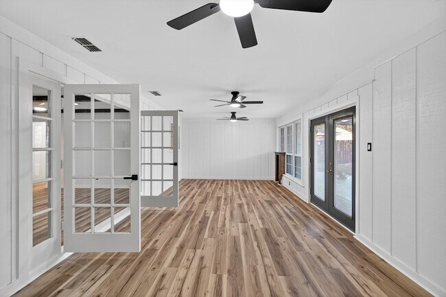 Building Photo - 2821 Metz Dr