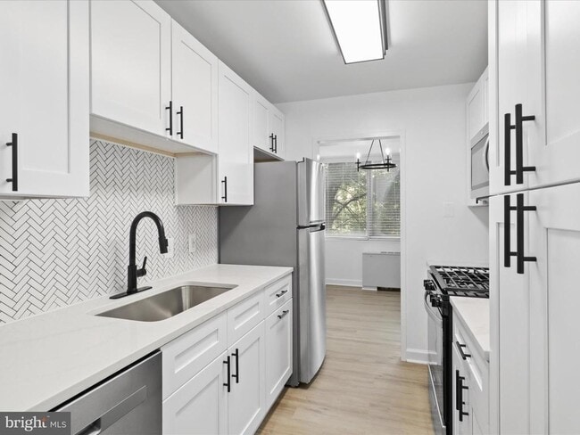 Primary Photo - 301 N Beauregard St