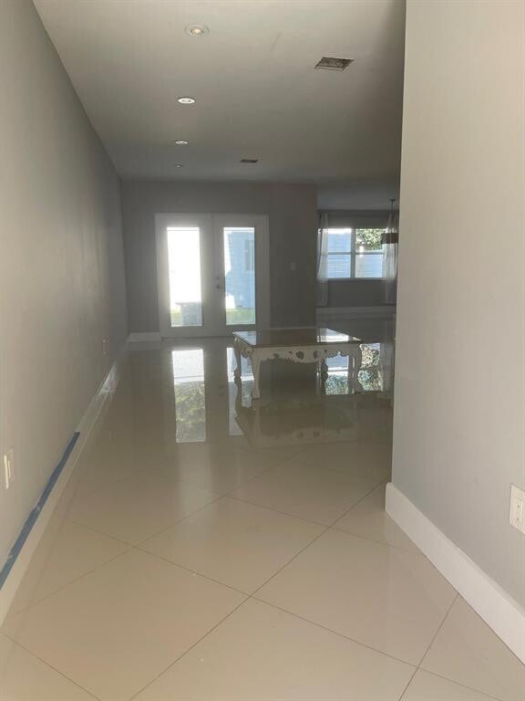 Building Photo - 4135 Eastridge Cir