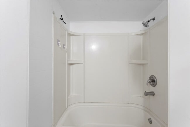 Building Photo - 1212 W Snyder St