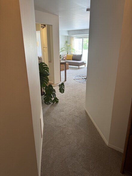 Building Photo - 2205 S Huron Pky