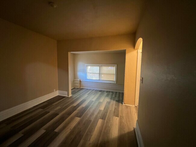Building Photo - 2555 N 16th St