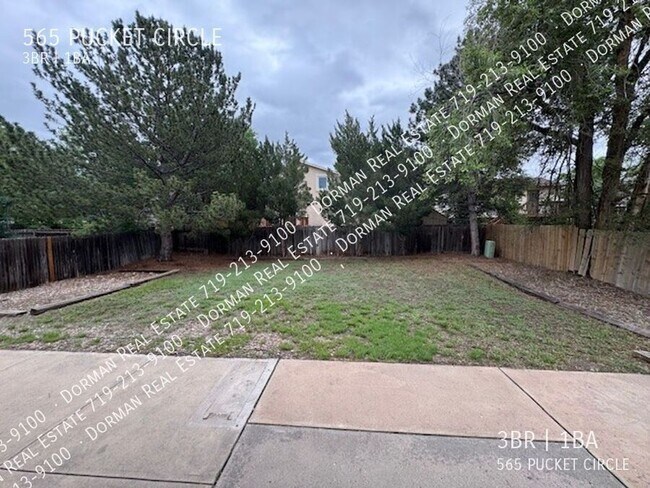 Building Photo - 565 Pucket Cir