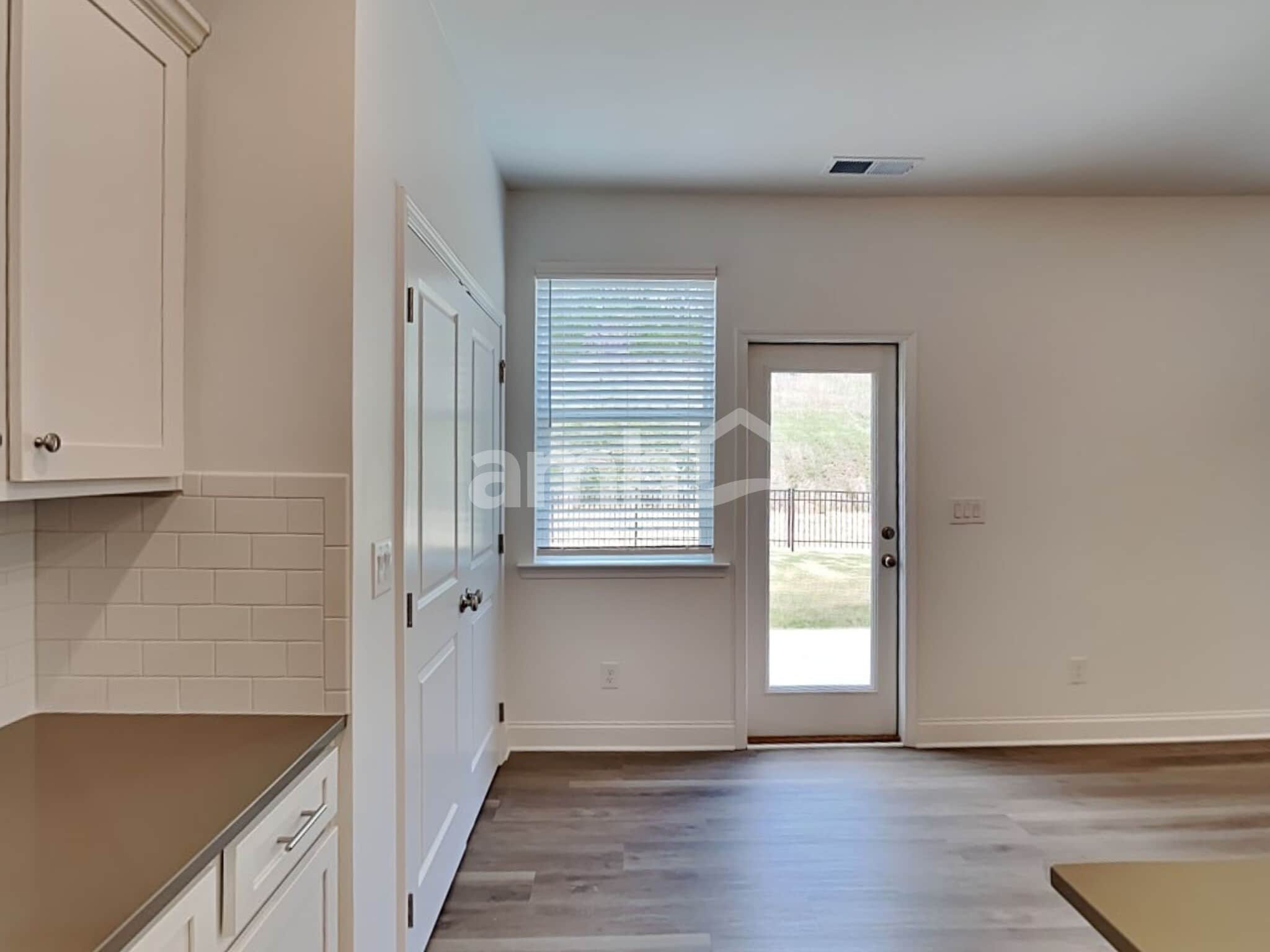 Building Photo - 1051 Highland Walk