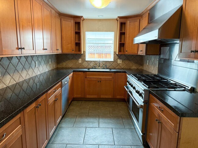 Building Photo - 1608 Ronald Ct