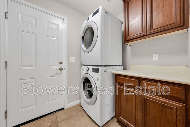 Building Photo - 173 Heligan Ln