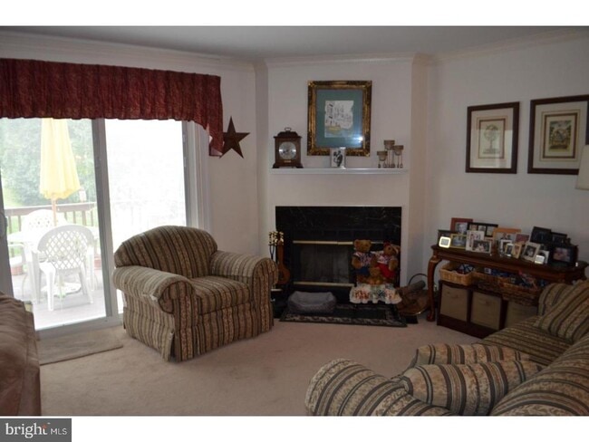 Building Photo - 302 Doral Dr