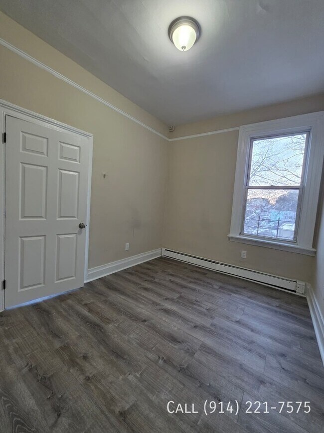 Building Photo - 175 Orchard St