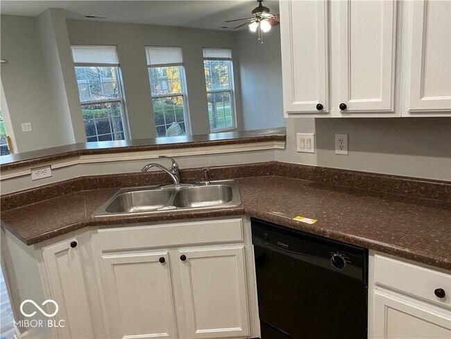 Building Photo - 5608 Castor Way