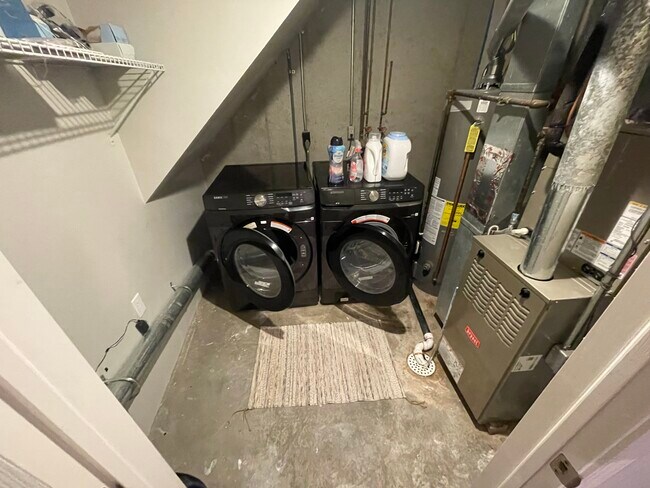 Building Photo - 7604 NW 76 Way