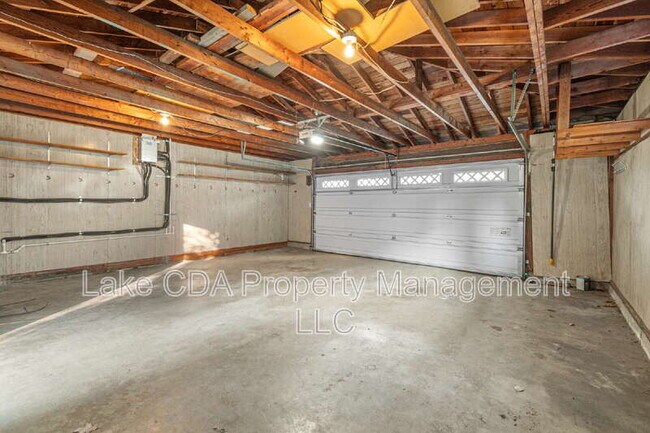 Building Photo - 203 N Bruce Dr
