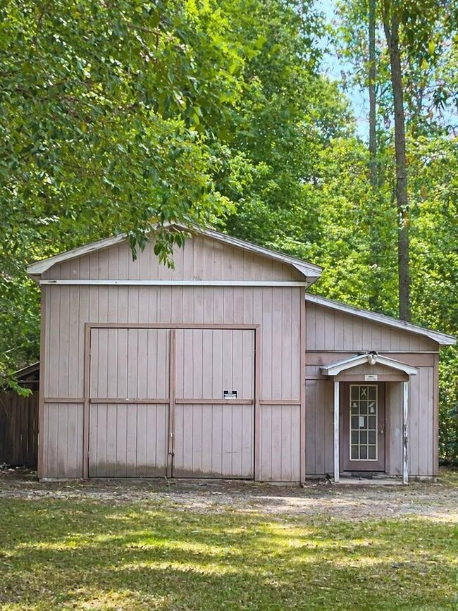 Building Photo - 6310 Green Acres Ln