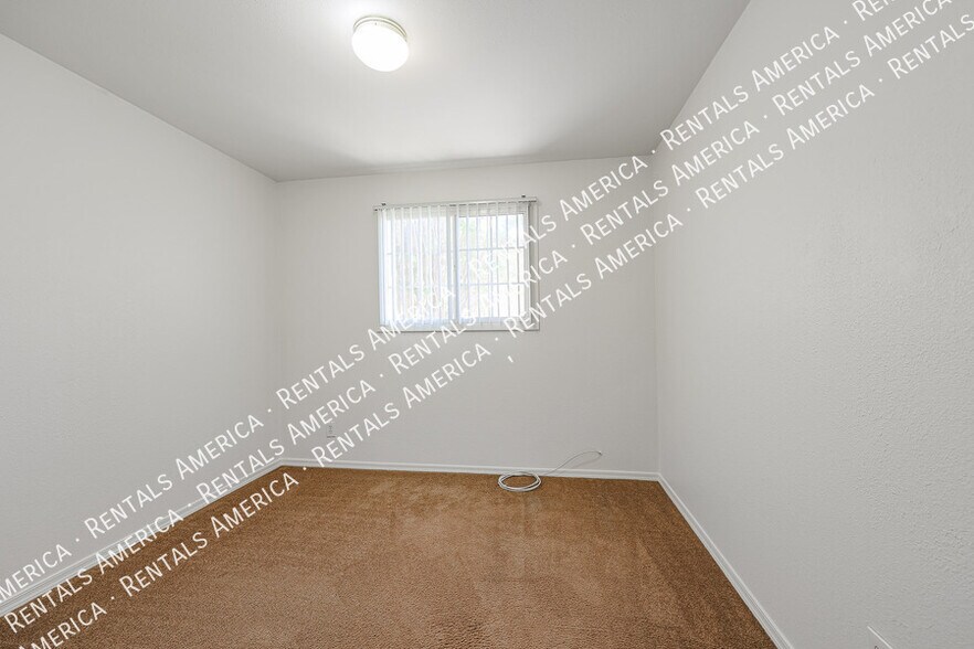 Building Photo - 335 E Papago Dr