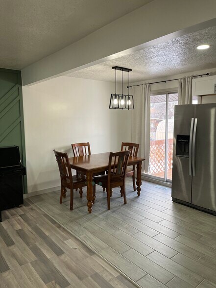 Building Photo - 1202 N 250 E