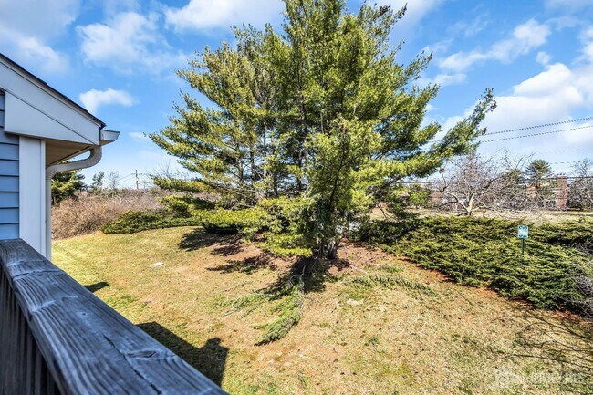 Building Photo - 2016 Aspen Dr