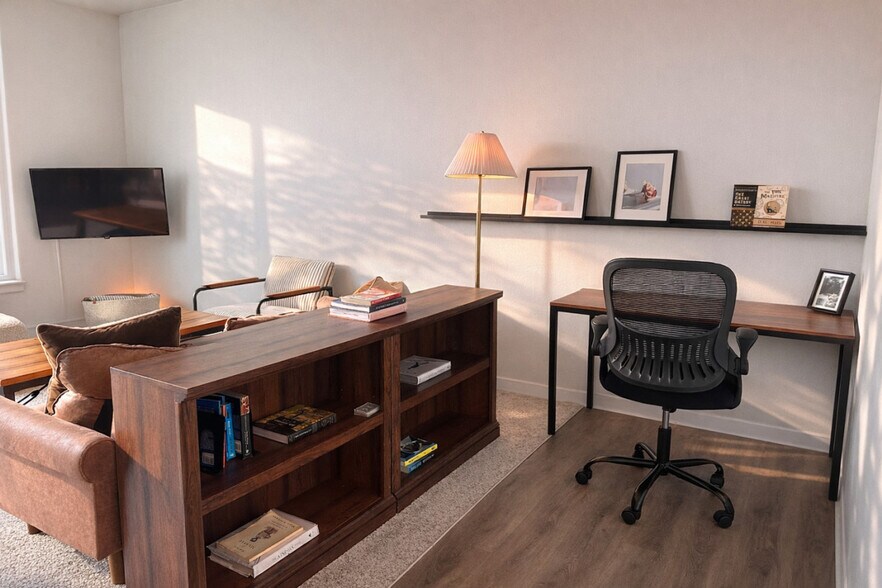 Building Photo - 1632 N Franklin Pl