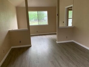 Building Photo - 161 Bunny Trail