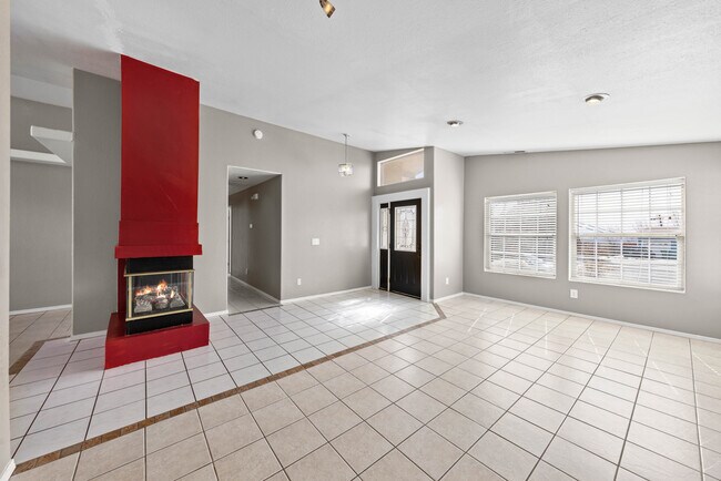 Building Photo - 655 Kane Ct