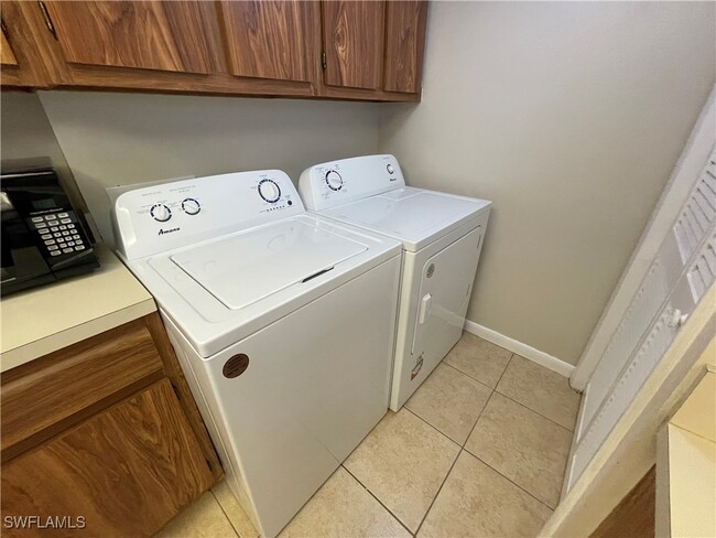 Building Photo - 3615 Boca Ciega Dr