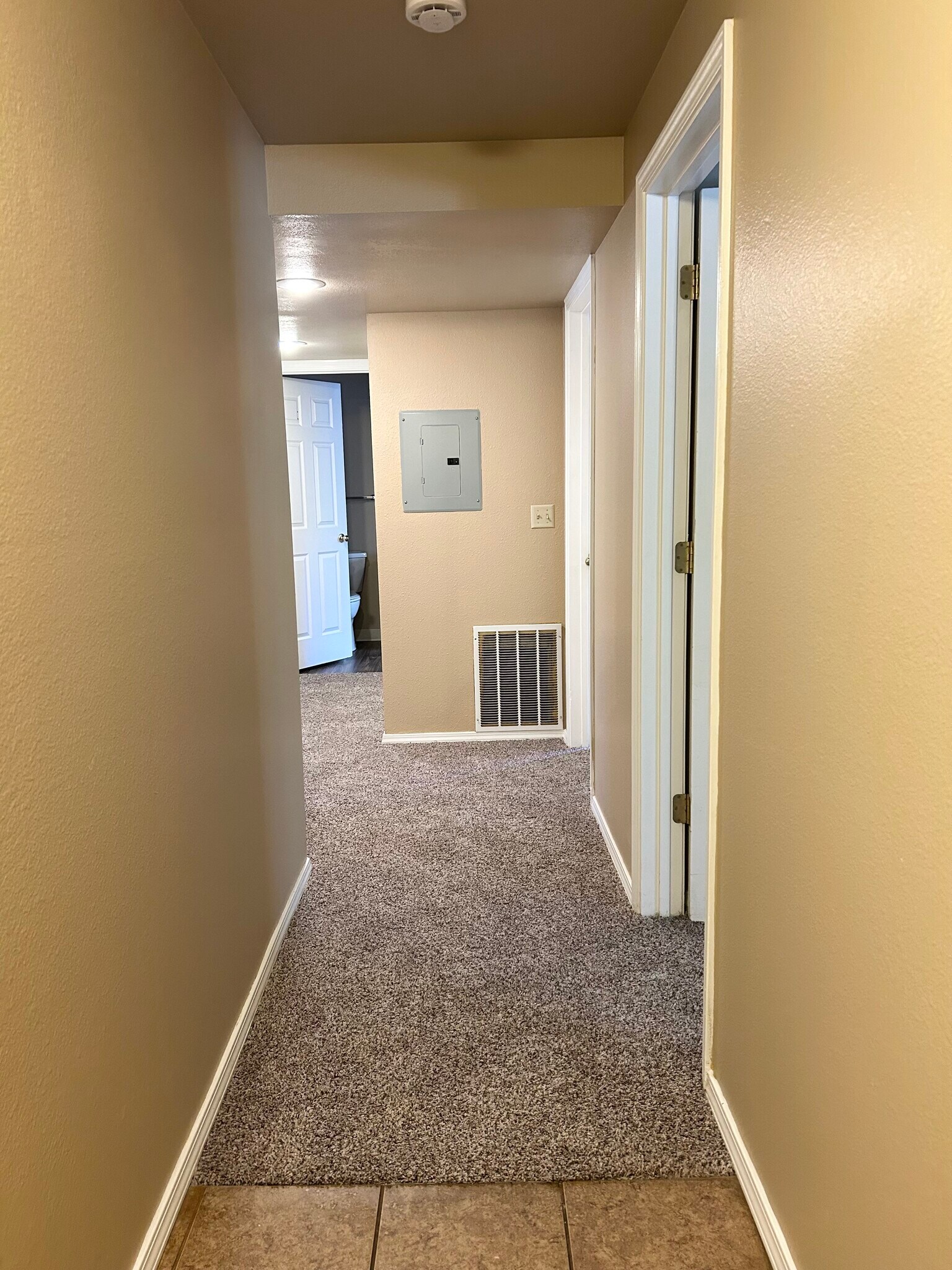 Building Photo - 3757 S Gekeler Ln