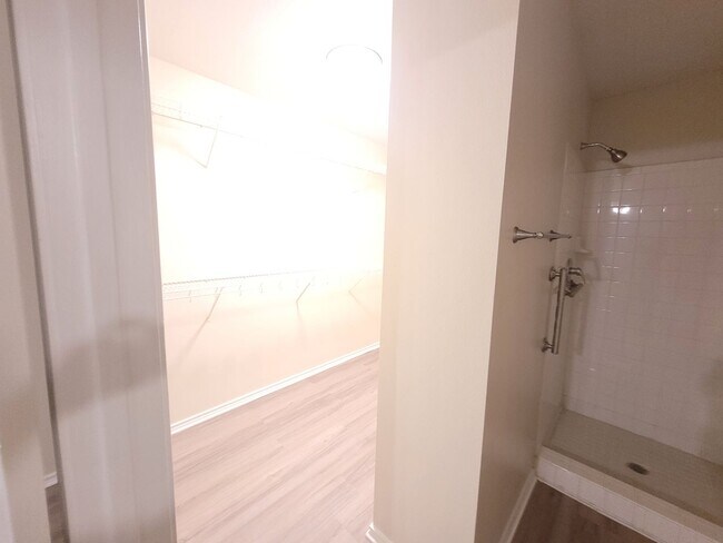 Building Photo - 2 Bed | 2 Bath 1,100 Sq. Ft. Two Car Garag...
