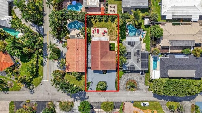 Building Photo - 2407 NE 17th Terrace