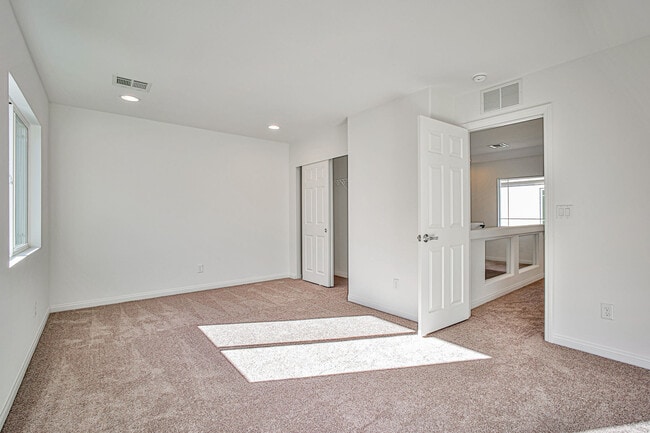 Building Photo - 7771 Bright Ldg St