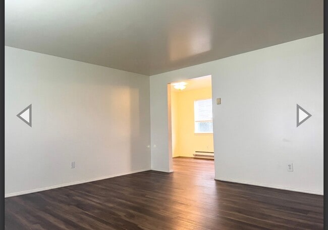 Building Photo - Downtown Issaquah 1 bedroom 1 bathroom unit