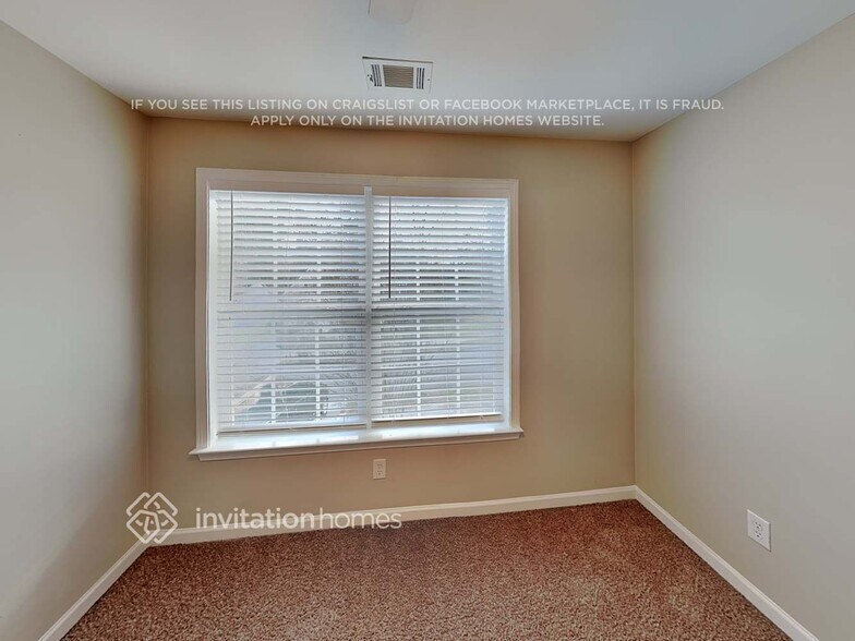 Building Photo - 1160 Martins Down Dr SE